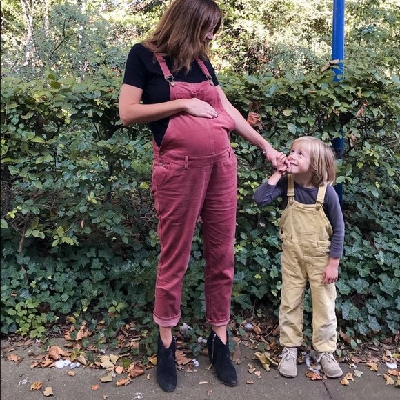 MATERNITY FRIENDLY MYSTERY BOX & 1 BABY OUTFIT - Picture 15 of 16